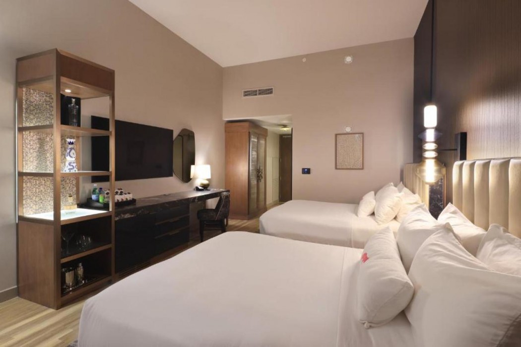 Caesars Republic Scottsdale, a Hilton Hotel 7/29