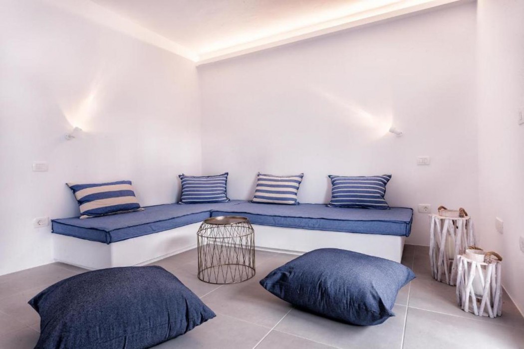 FLAG SUITES 8/10