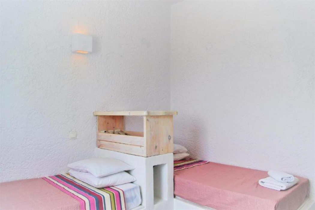 Irini Hotel 12/63