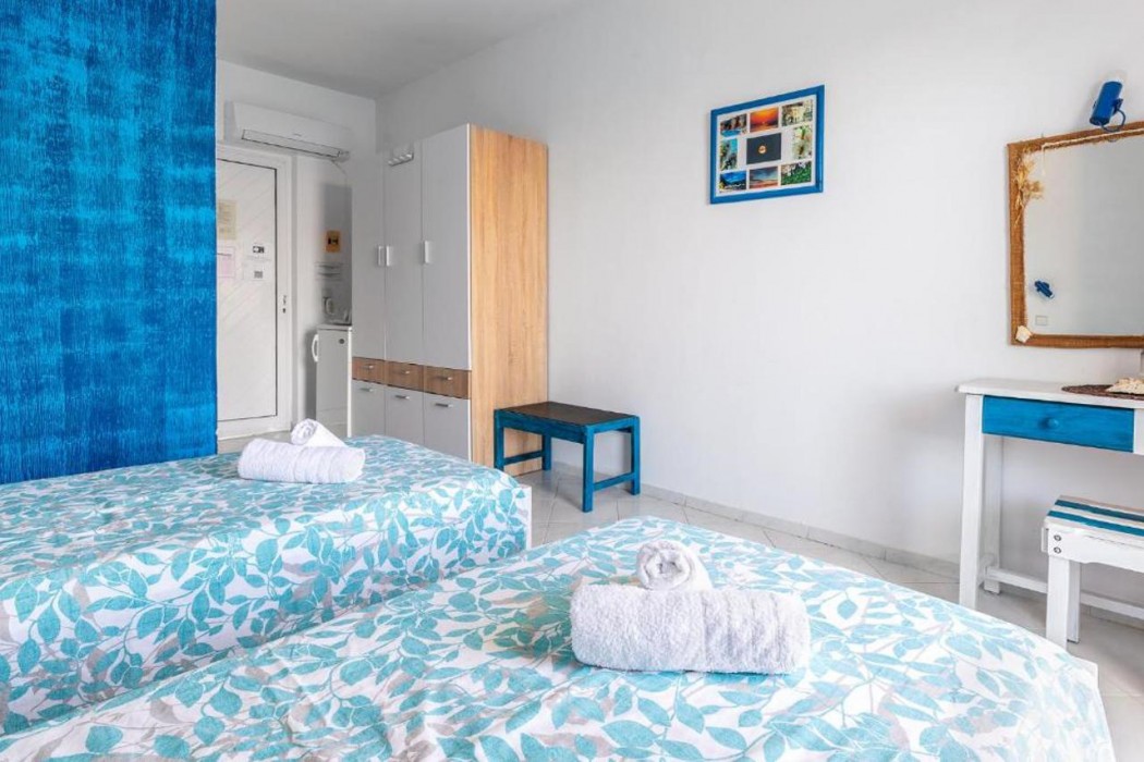 ANTONIADI ROOMS 8/11
