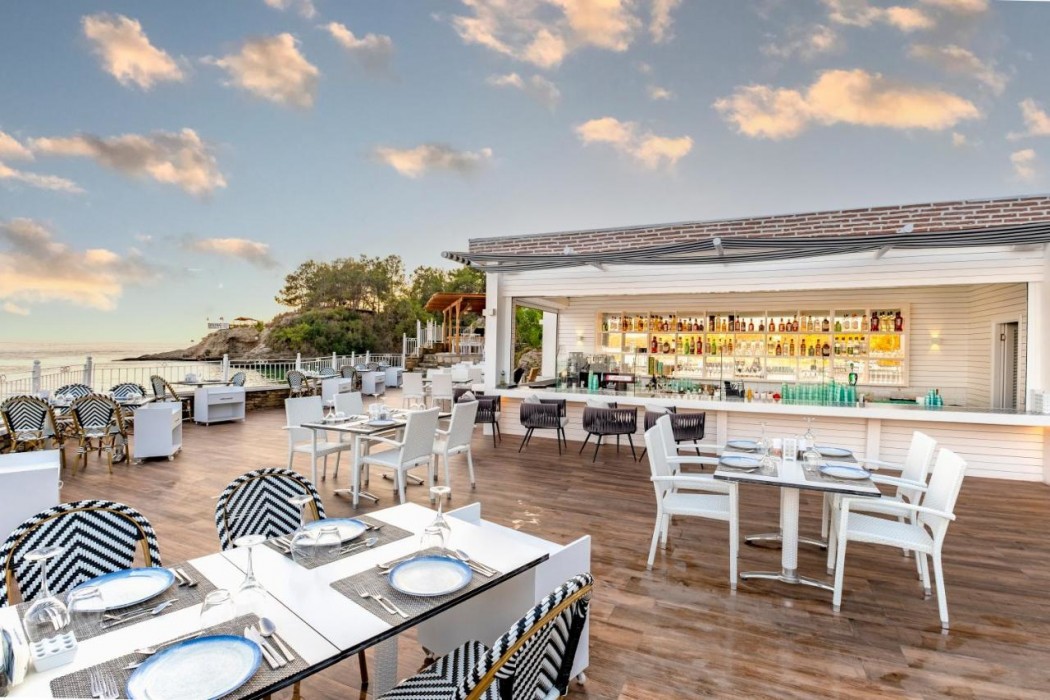 Utopia Beach Club 35/69