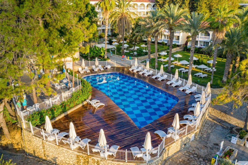 Utopia Beach Club 38/69