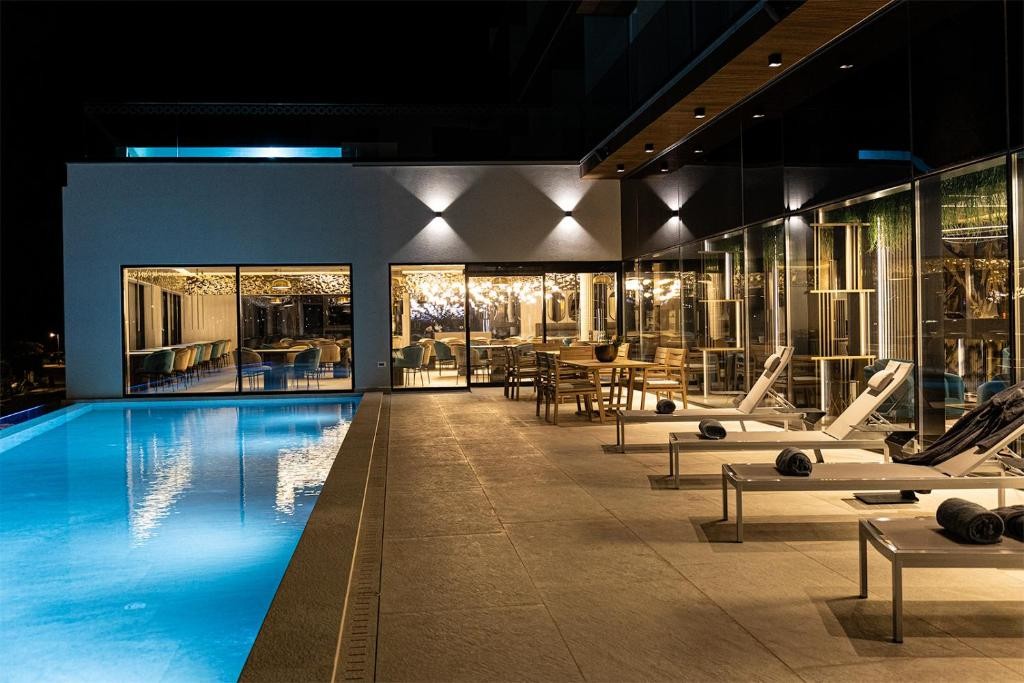 Marinus Beach Hotel 24/56