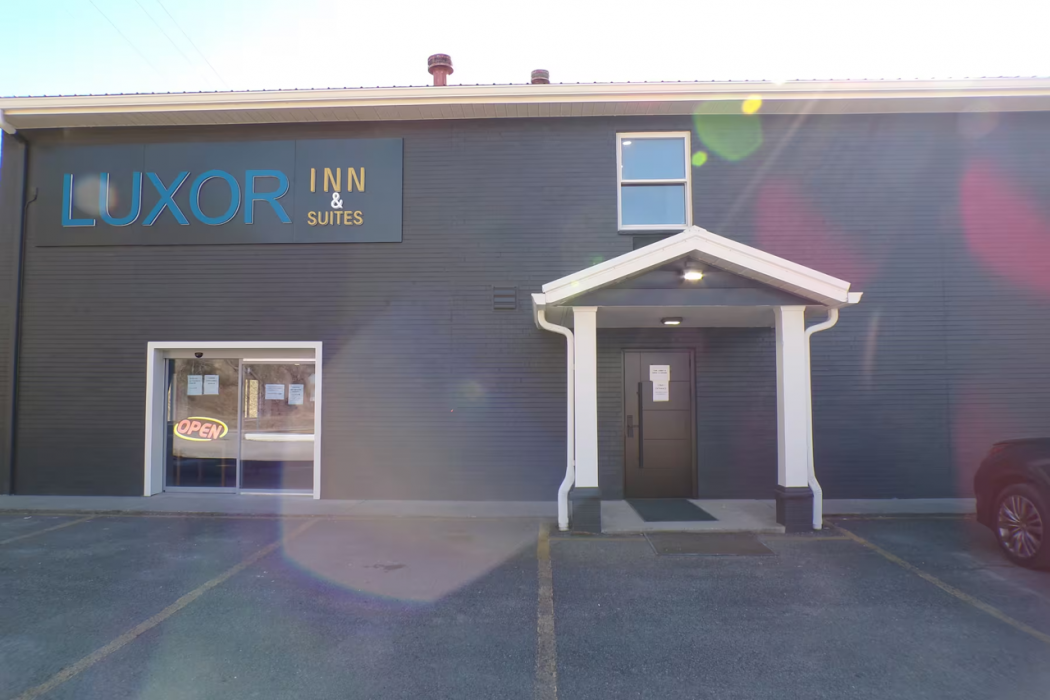 Luxor Inn and Suites, a Travelodge by Wyndham 1/23