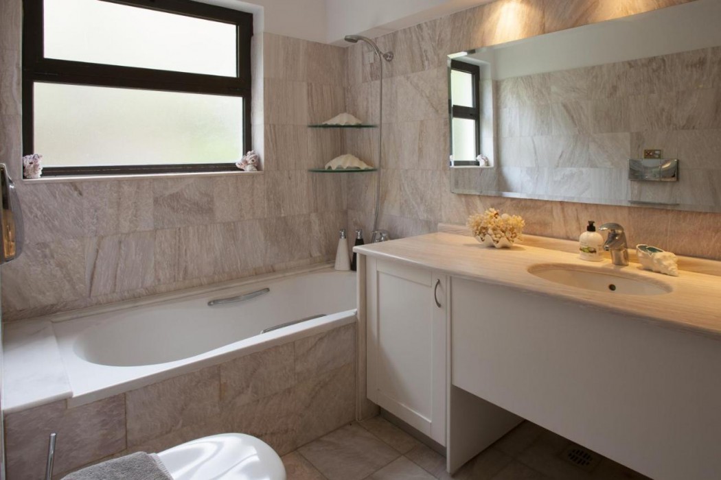 ISTRON BAY VILLAS 12/60