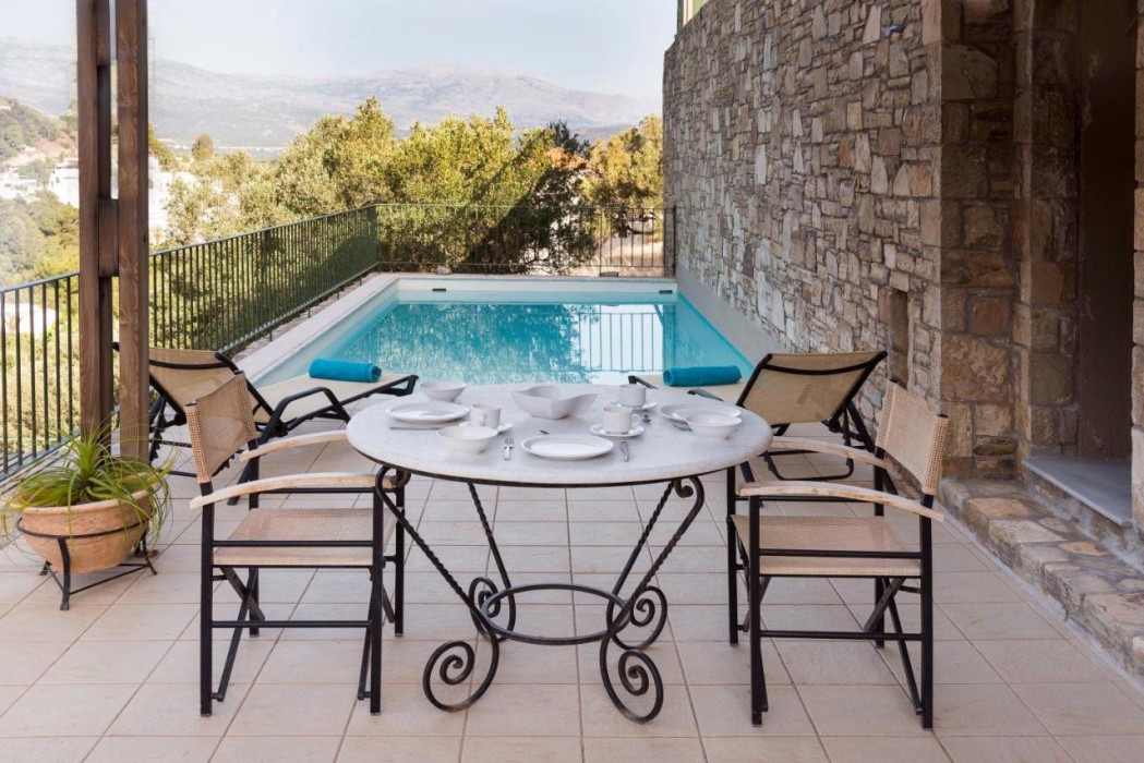 ISTRON BAY VILLAS 25/60