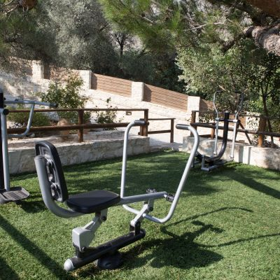 ELEONAS COUNTRY VILLAGE 23/27