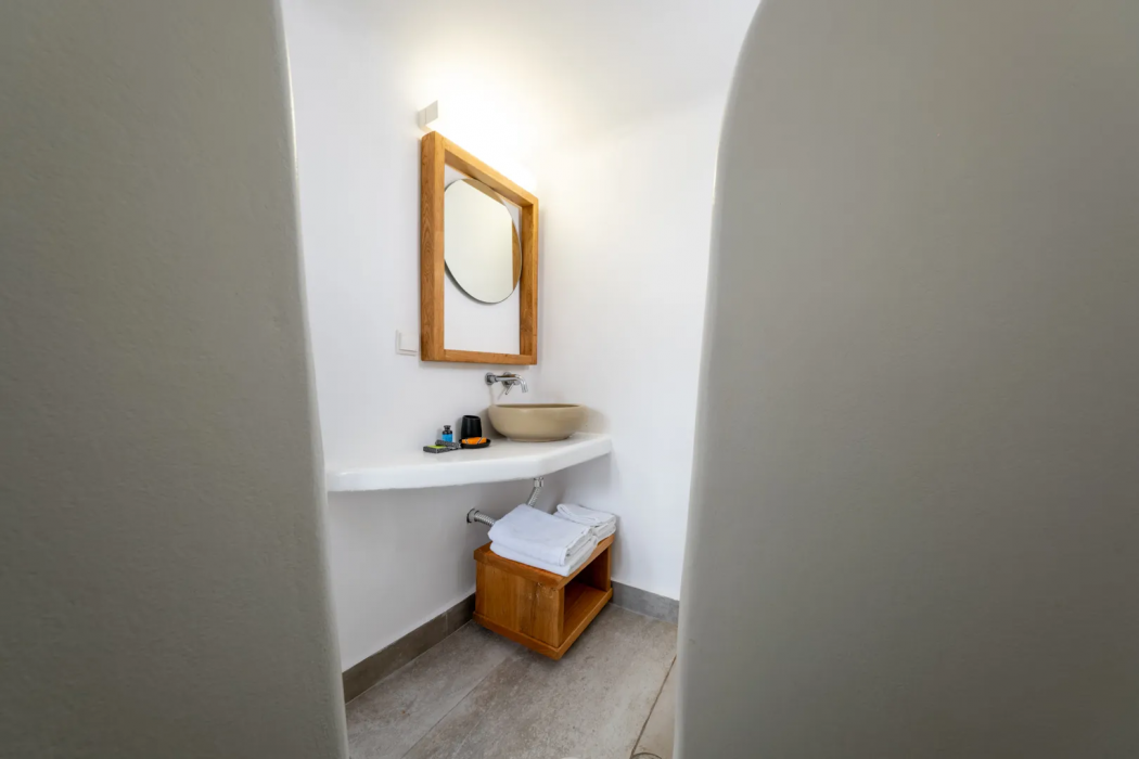 Amaze Suites 13/65