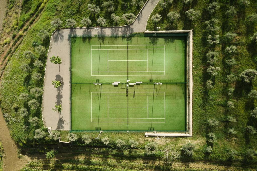 The Club House 44/70
