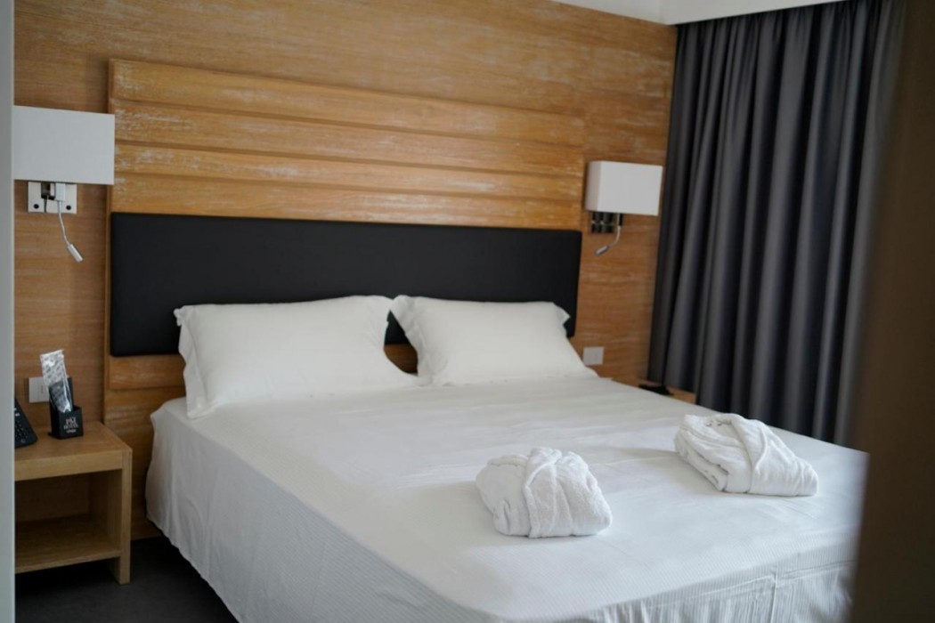Pm Hotel 12/60