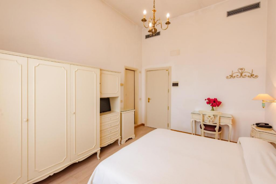 Hotel Belvedere 4/57
