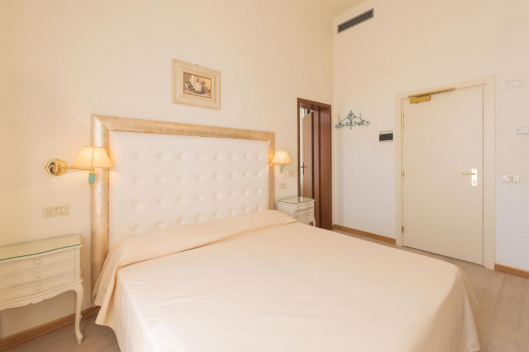 Hotel Belvedere 8/57