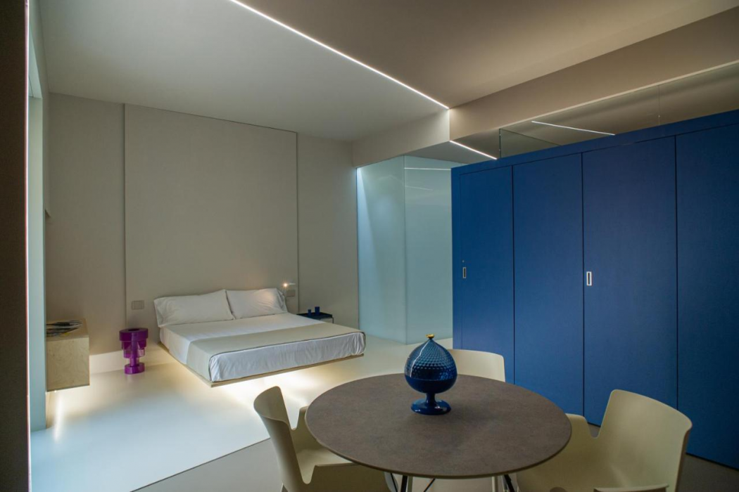 Five Place Design Suite & Apartments 7/58