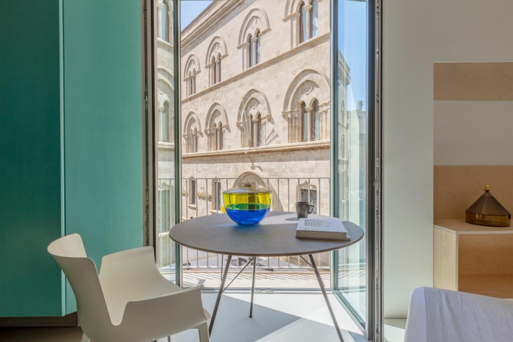 Five Place Design Suite & Apartments 31/58