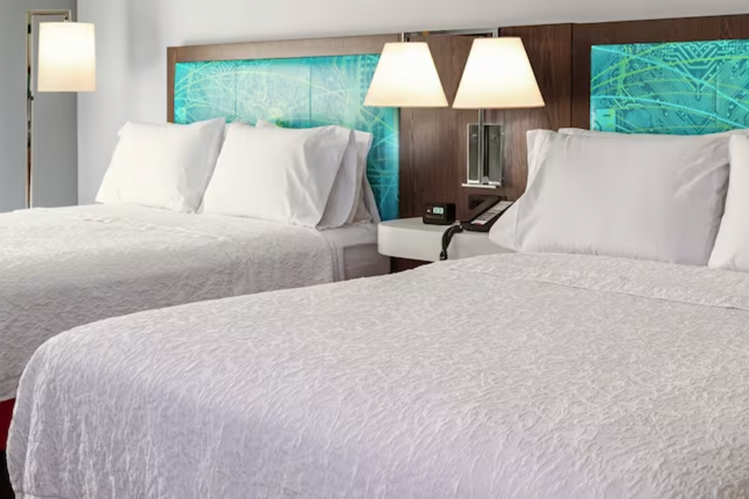 Hampton Inn & Suites Oroville 10/24