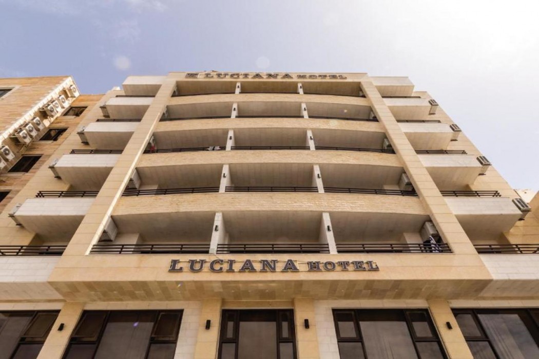 Luciana Hotel By FHM 1/58