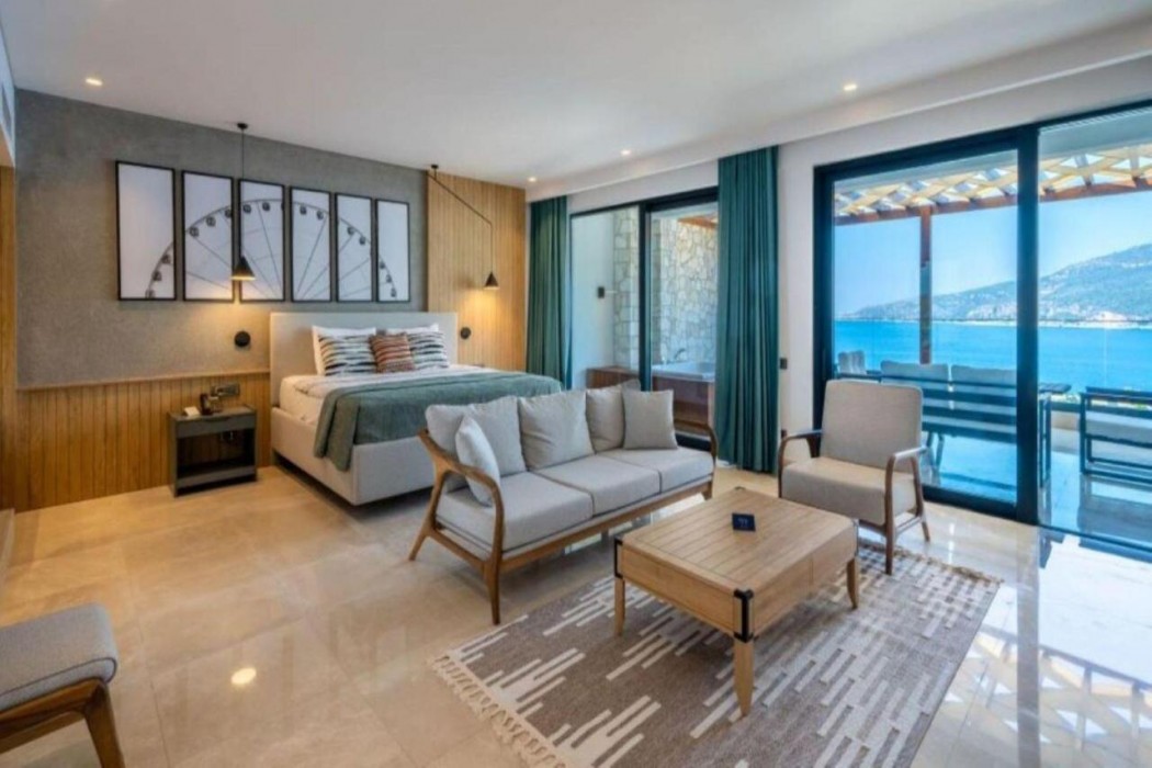 Lures Hotel 13/57