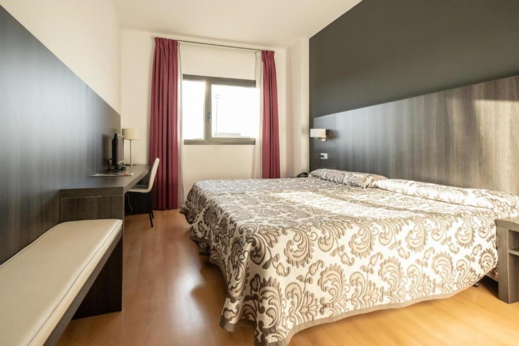 Hotel Abades Via Norte 7/30