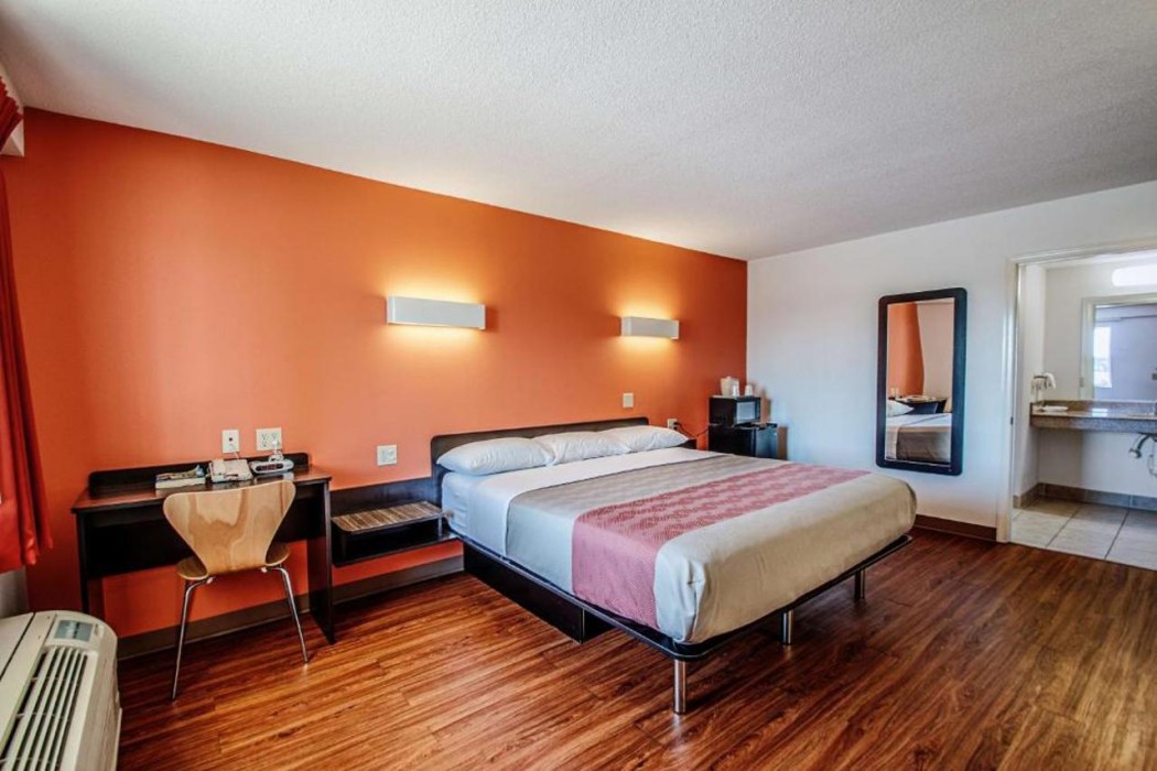 Motel6 Martinsburg, WV 13/42