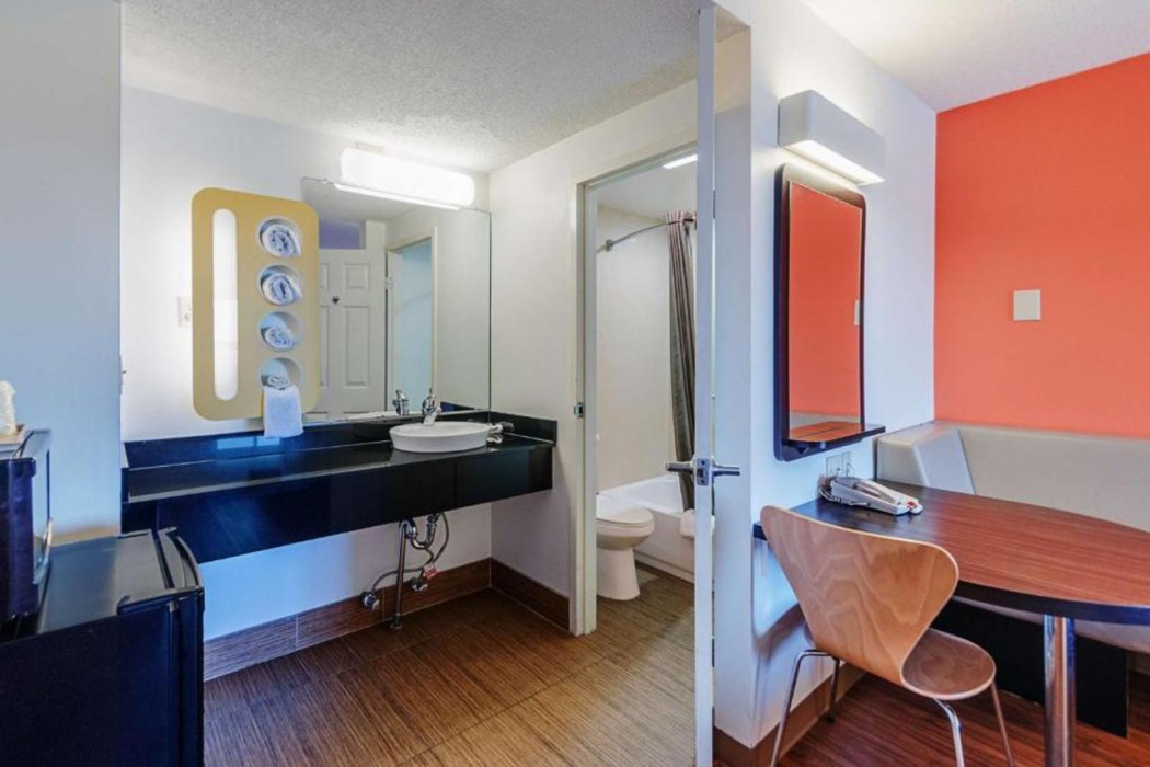 Motel6 Martinsburg, WV 10/42