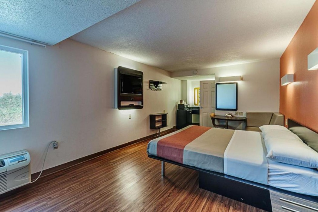 Motel6 Martinsburg, WV 12/42