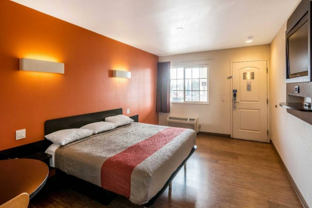 Motel6 Bell Gardens, CA - Los Angeles 15/38