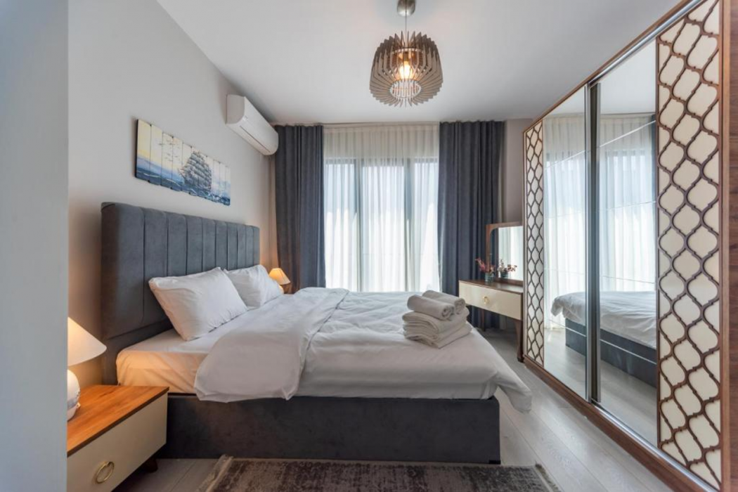 Green Hills Suites 14/60