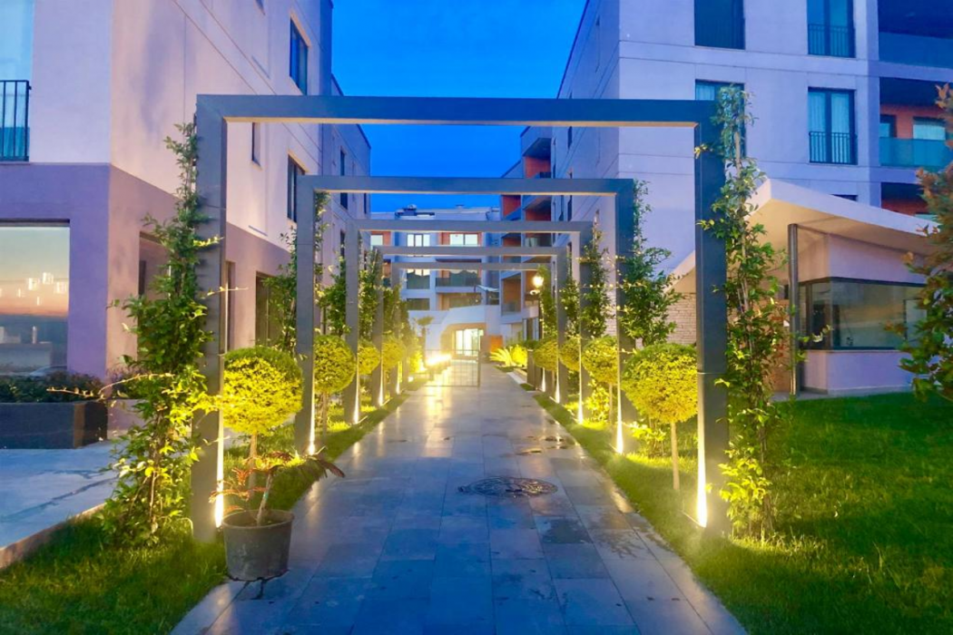 Green Hills Suites 26/60