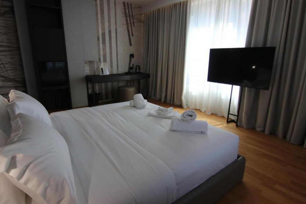 Adelar Hotel Tirana 7/60