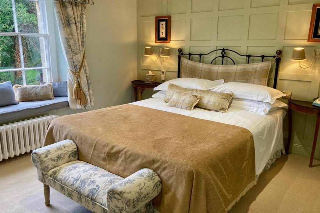 Burleigh Court Cotswolds 13/61