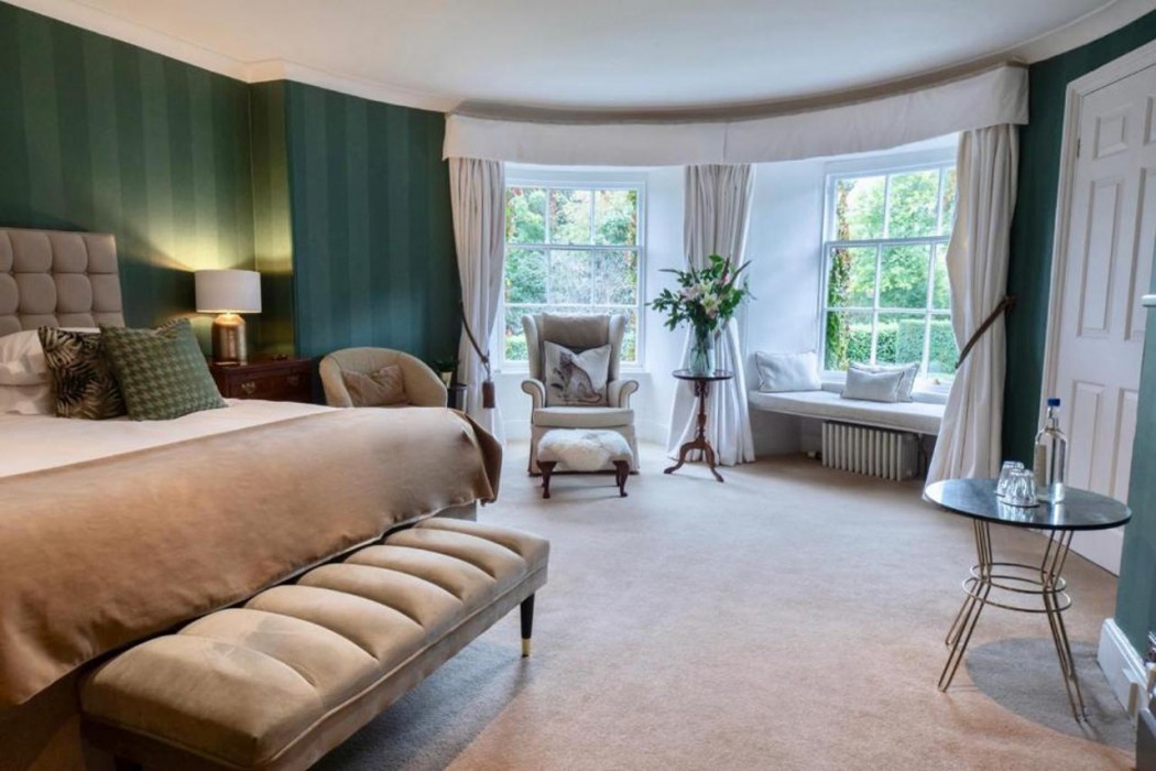 Burleigh Court Cotswolds 11/61
