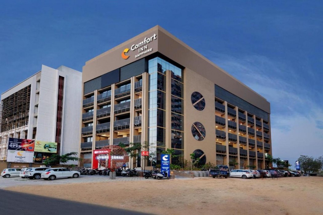 Comfort Inn Sapphire, Chandkheda 1/25
