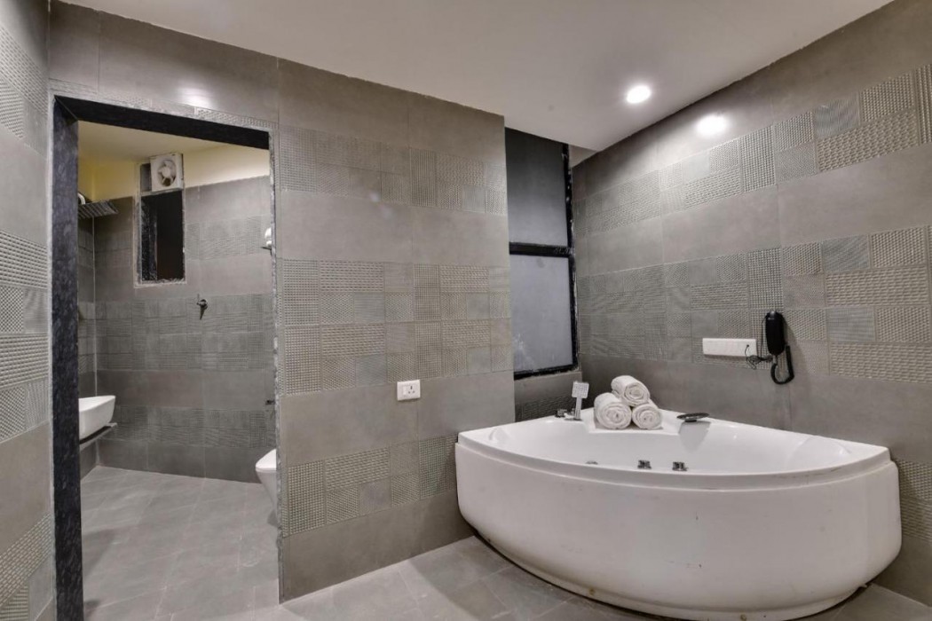 Comfort Inn Sapphire, Chandkheda 8/25