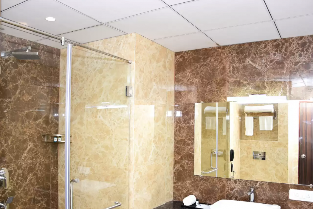 Comfort Inn Lakhimpur - Adults Only 10/19