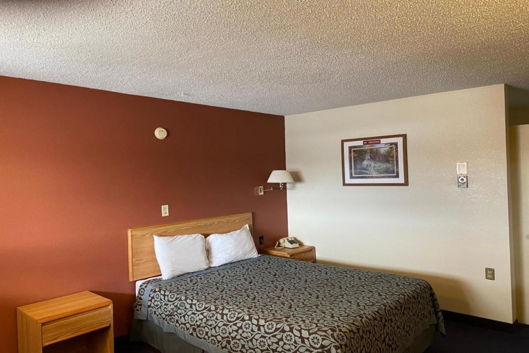 Econo Lodge Las Vegas NM 17/53