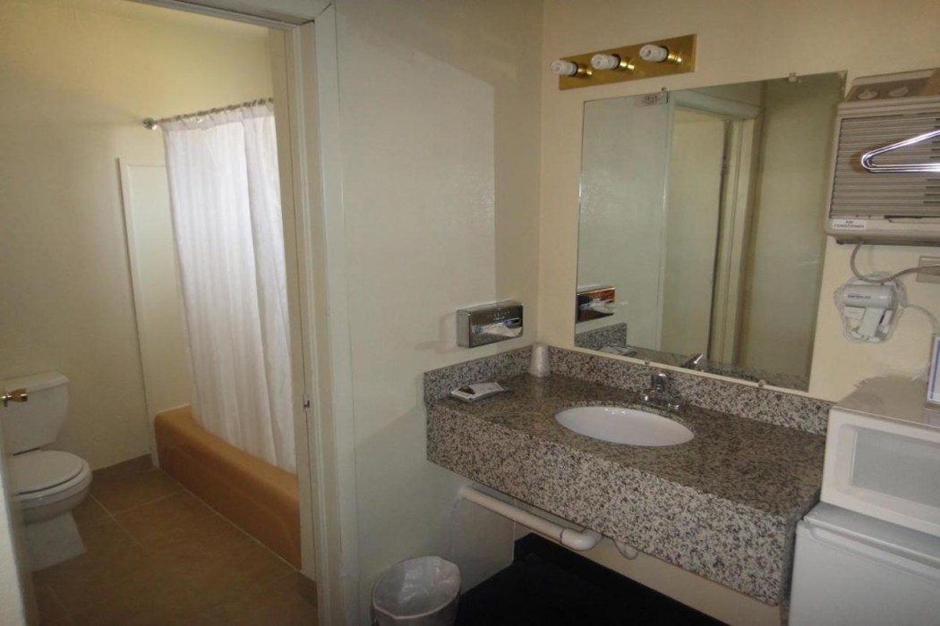 Econo Lodge Las Vegas NM 7/53