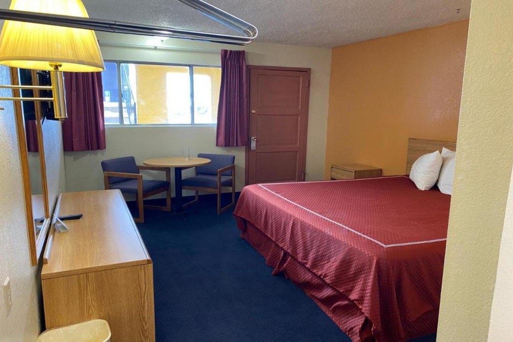 Econo Lodge Las Vegas NM 14/53