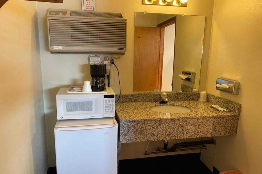 Econo Lodge Las Vegas NM 13/53