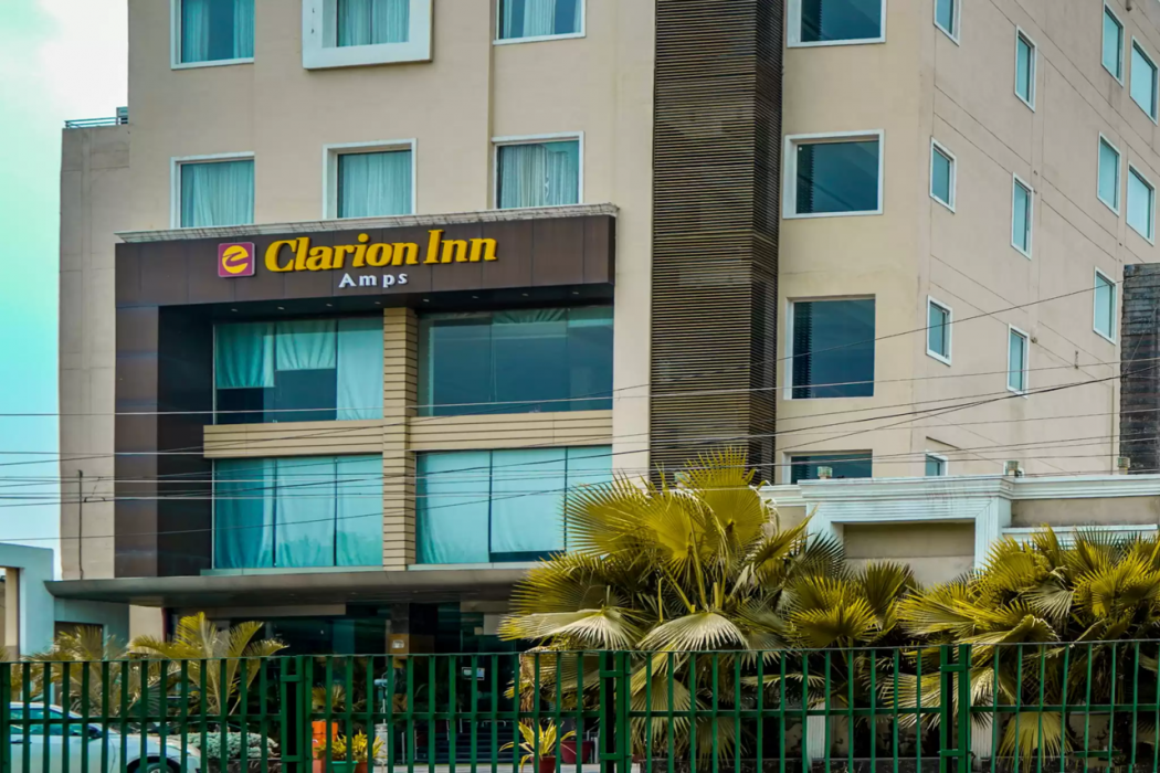 Clarion Inn Amps 1/25