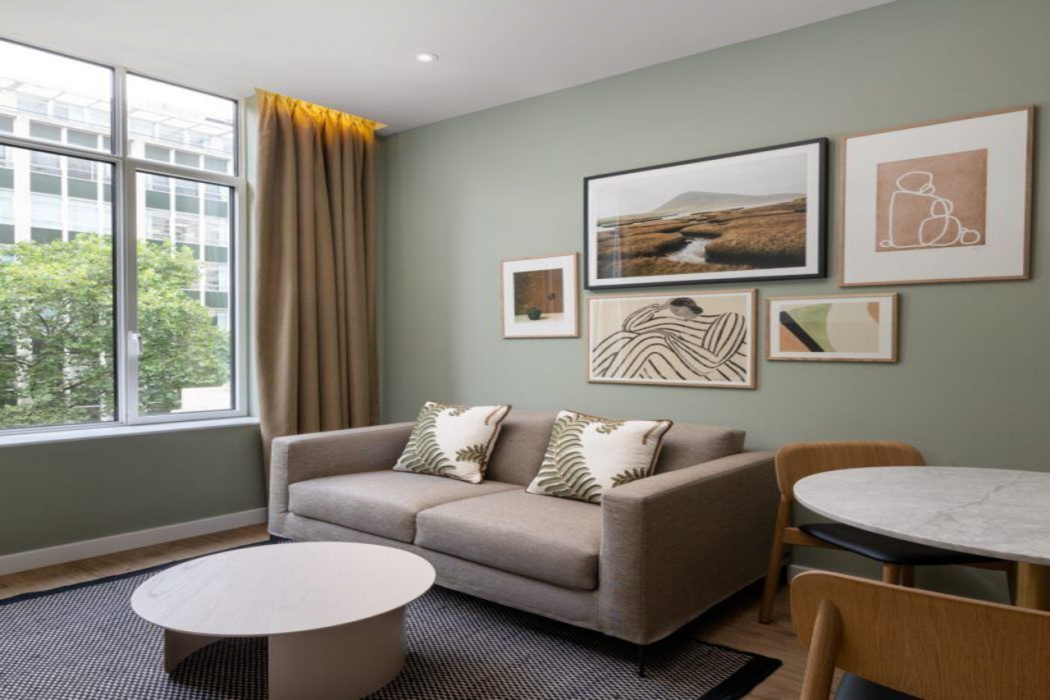 The Lincoln Suites 8/22
