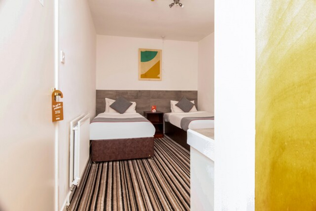 Commercial Hotel 6/9