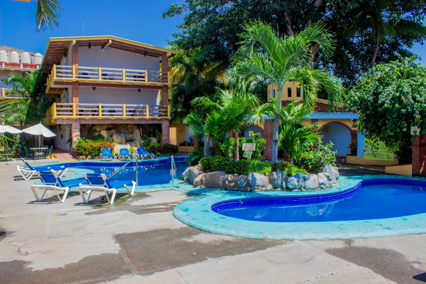 Hotel y Bungalows As de Oros 21/63