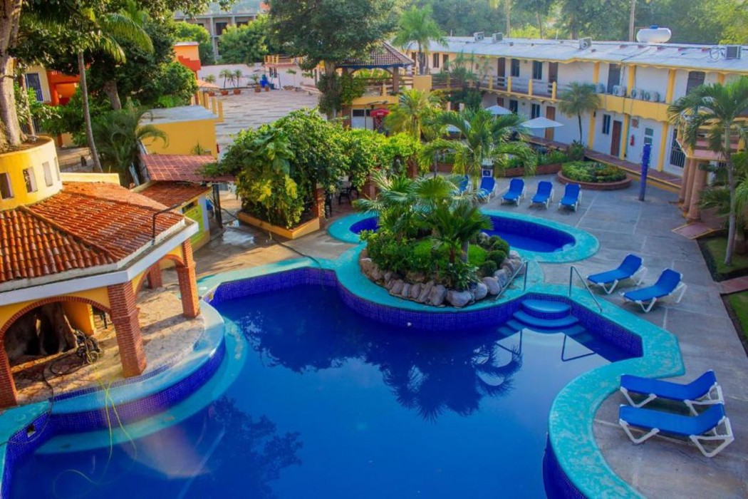 Hotel y Bungalows As de Oros 19/63