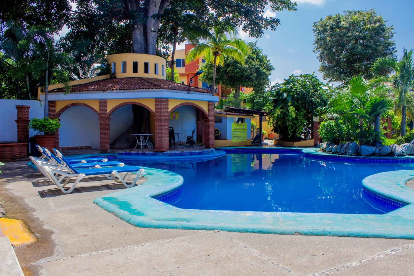 Hotel y Bungalows As de Oros 22/63