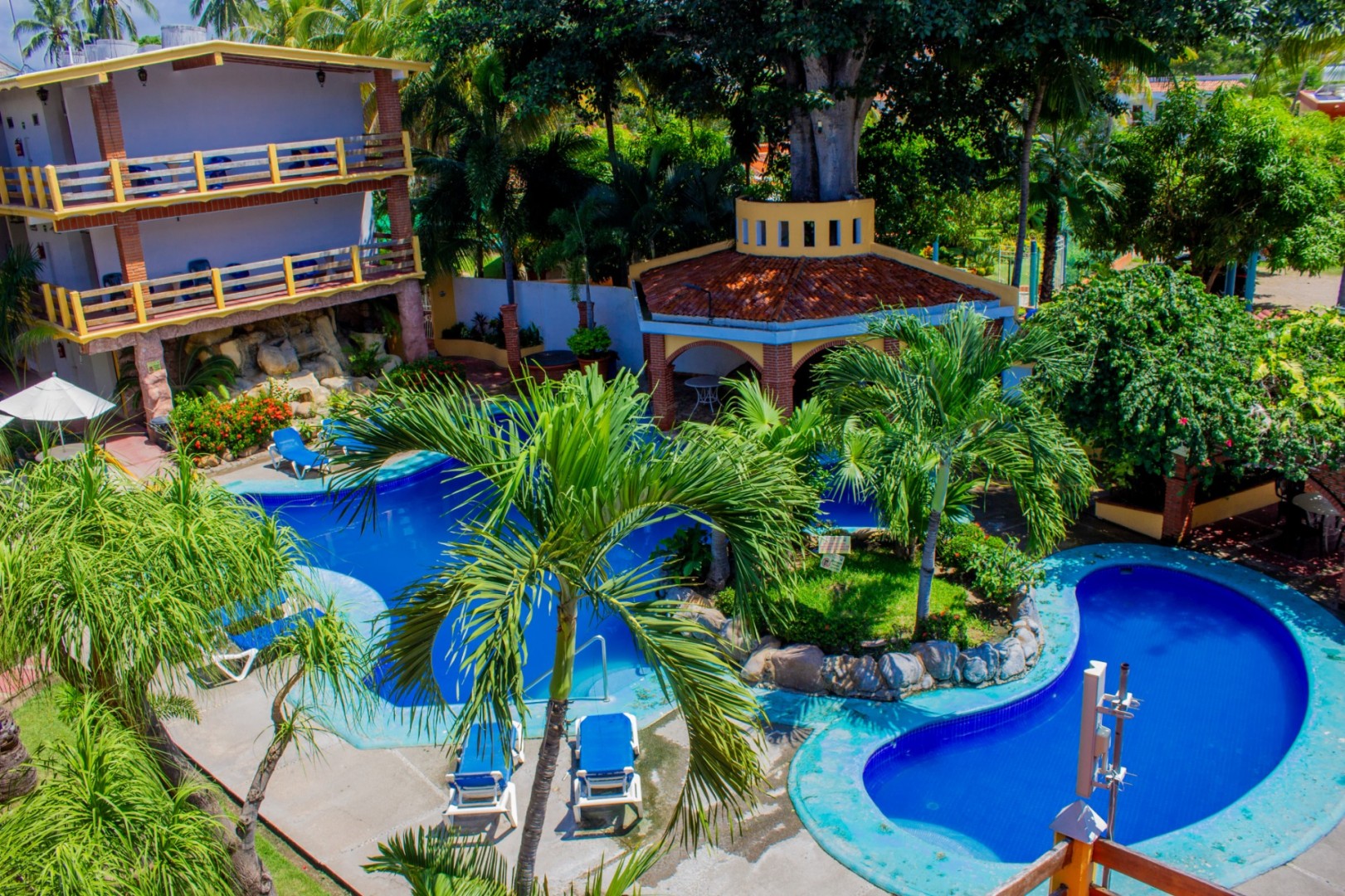 Hotel y Bungalows As de Oros 26/63