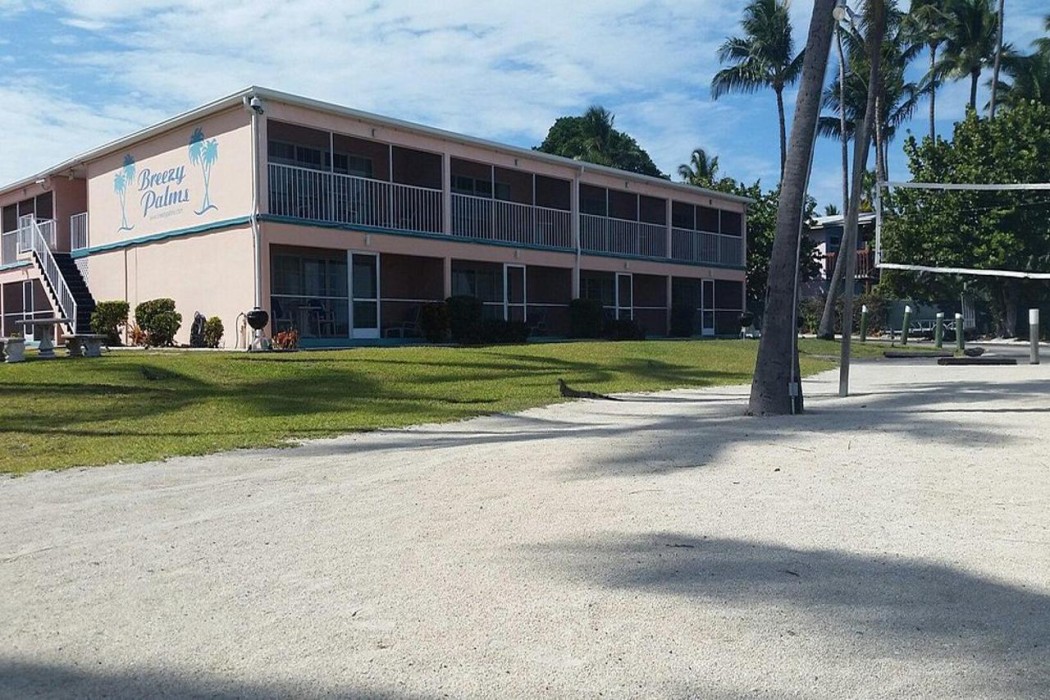 Breezy Palms Resort 1/67
