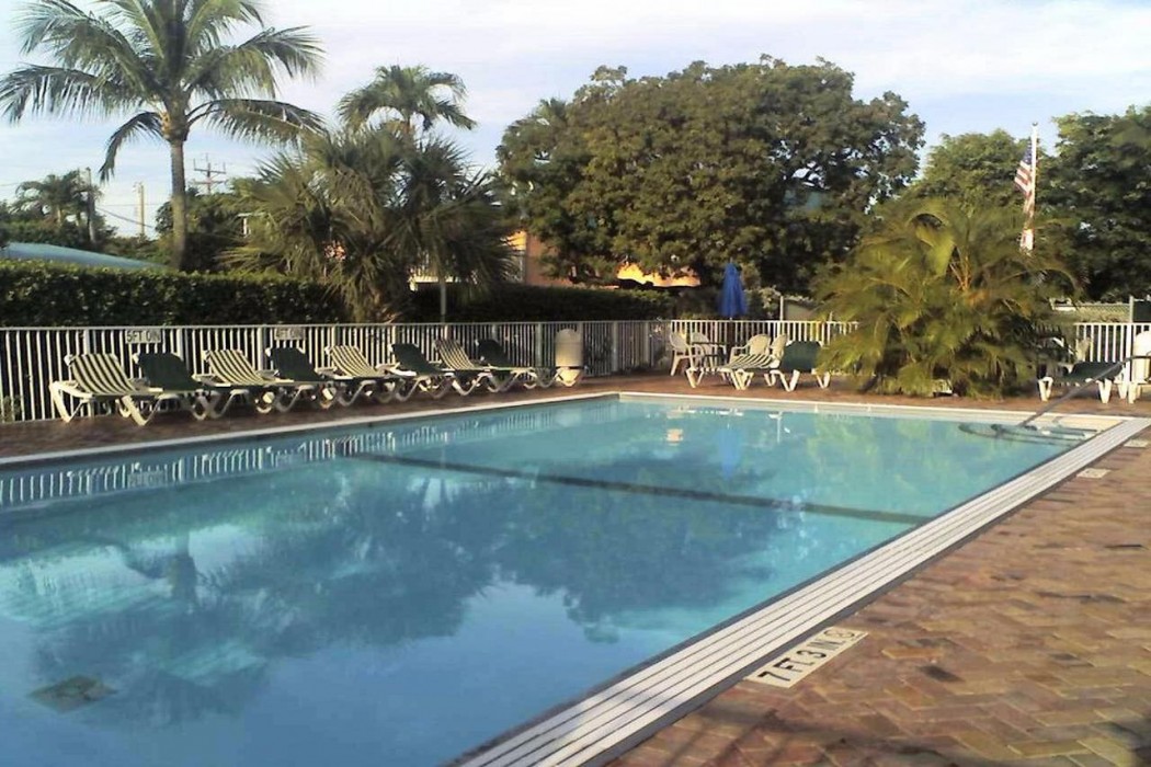 Breezy Palms Resort 35/67