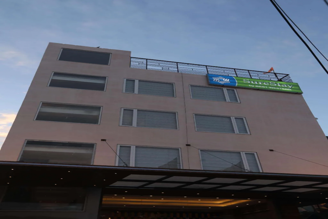 SureStay By Best Western Lucknow 1/12