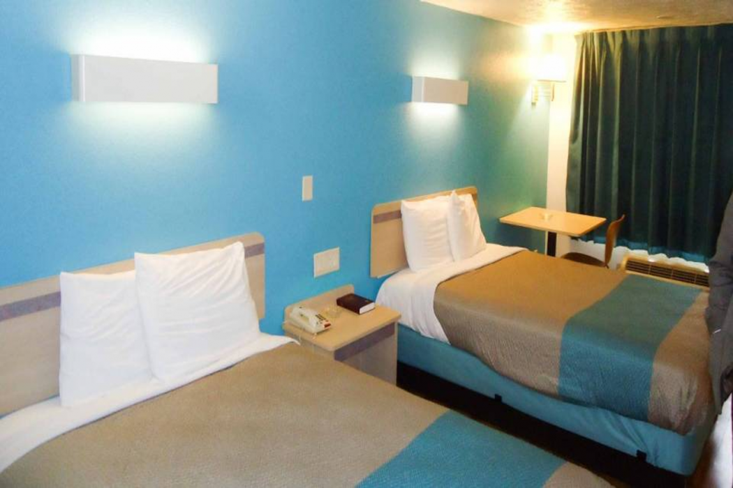 Motel6 Columbus, MS 15/25
