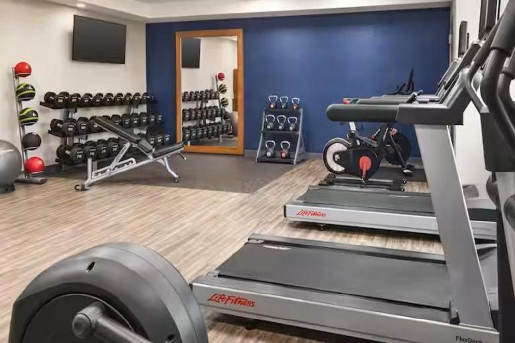 Hampton Inn & Suites Chicago Medical District UIC 12/34